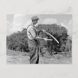 Boer Sharpening a Scythe, jaren 30 Briefkaart