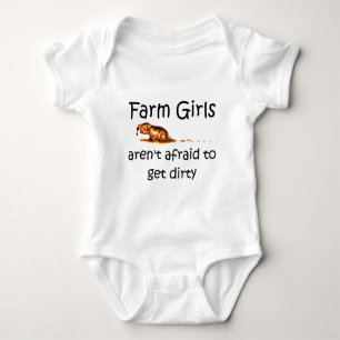Boerderij Girls zijn niet bang om vieze T-shirts t