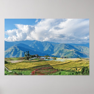Boerderij in Bhutan oostelijke bergen - Himalaya Poster