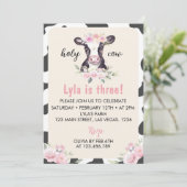 Boerderij Koe Birthday Uitnodiging (Staand voorkant)