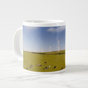 Boerderijen Koeien nabij Boerderij van de windmo Extra Grote Beker
