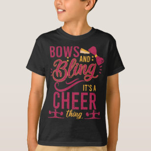 Bogen en bling zijn een kronkelende, koere sport t-shirt