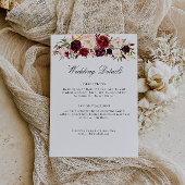 bogundy en blush floral bruiloft informatiekaartje