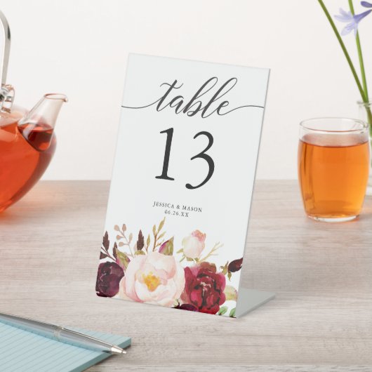 Bogundy Marsala Wedding Table Numbers Reclamebord Met Voetstuk (Insitu)