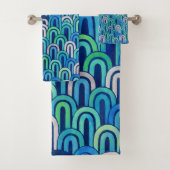 Bohemian arch fish scale painted pattern bad handdoek (Insitu)