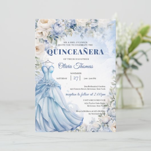 Boho Blue Jurk & tiara hortensia en witte rozen Kaart (Staand voorkant)