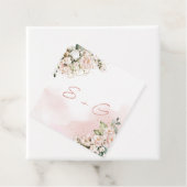 Boho blush roze bloemenbruiloft initialen monogram bedankjes labels (In situ)