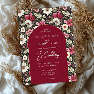 Boho bordeaux roze en witte wilde bloemen kaart