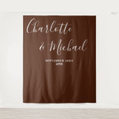 Boho Brown Script Minimalist Wedding Backdrop Wandkleed (Voorkant)