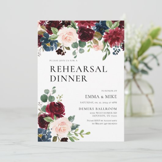 Boho Burgundy Blush Reply Dîner Invitation (Debout devant)