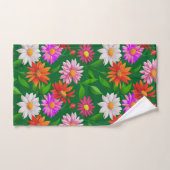 Boho Chic Multicolor Flowers with Leaves on Green (Serviette à main)