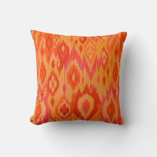 Boho Chic oranje saffraanrood Ikat Tribal Tapestry Kussen (Voorkant)