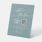 Boho Chic Seafoam Blauwgroen Capture the Love Wedd Reclamebord Met Voetstuk (Voorkant)
