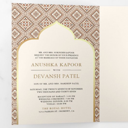 Boho Cream Geometrisch Alles in een Indiase bruilo Drieluik Uitnodiging (Binnenzijde eerst)