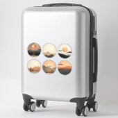 Boho Desert Horizon: Surrealistisch Landschap Rond Sticker (Koffer)