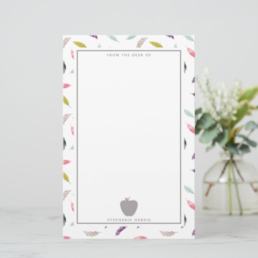 Boho Feather Gray Apple-leraar Briefpapier (Staand voorkant)