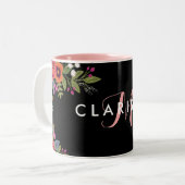 Boho Flowers - Zwart met roze monogram Tweekleurige Koffiemok (Voorkant links)