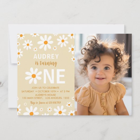 Boho Light Daisy First Birthday Photo Invitation (Devant)