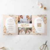 Boho Palm Stof Aardse Bloemrijke Boog QR Code Trou Drieluik Uitnodiging (Binnen)