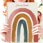 Boho Peint Arc-en-ciel Nom personnalisé<br><div class="desc">Ce design dynamique présente un arc-en-ciel boho peint à la main dans des tons chauds et audacieux de rougeur, de terre cuite, d'ocre et de turquoise profond. Les coups de pinceau texturés apportent une touche moderne et artistique, tandis que le nom personnalisé élégamment affiché en haut le rend vraiment personnel....</div>