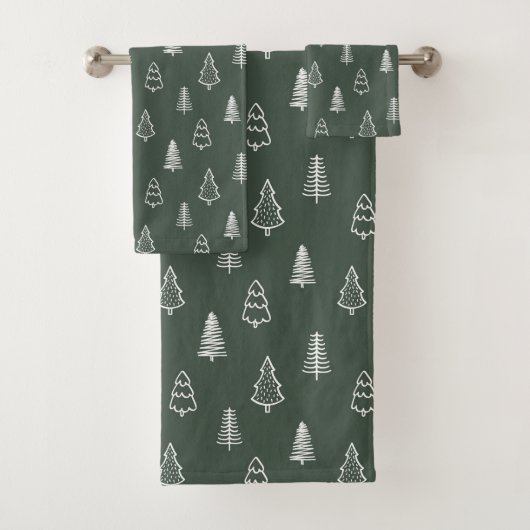 Boho Pine Trees Modern Winter Forest Dark Green Bad Handdoek (Insitu)
