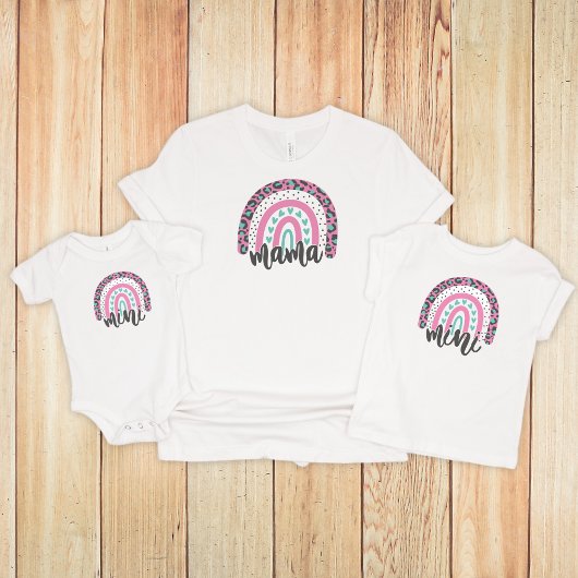 Boho Rainbow Mama, mama en ik  kleuren T-shirt