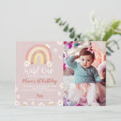 Boho Regenboog Daisy 1e Verjaardag Uitnodiging (Staand voorkant)