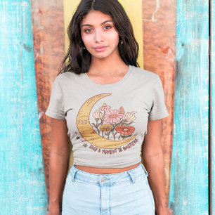 Boho Retro Bloemen Maan Zomer Vibe Neem een moment T-shirt