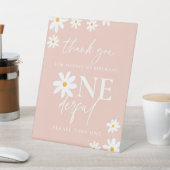 Boho Roze Madeliefjes Bloemrijke Groovy Verjaardag Reclamebord Met Voetstuk (Insitu)