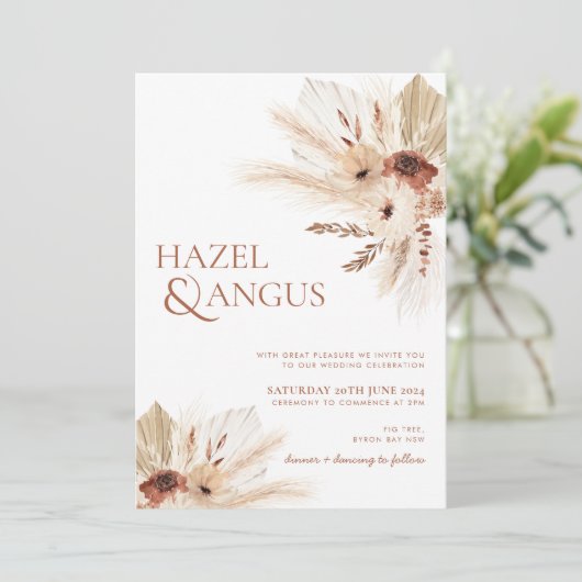 Boho Rust Bloemen Pampas Bruiloft Uitnodiging HAZE (Staand voorkant)