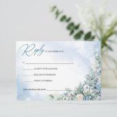 Boho stoffige blauwe hortensia en witte rozen RSVP kaartje (Staand voorkant)