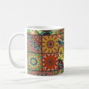 Boho tegels: kleurrijk patchwork naadloos patroon koffiemok