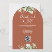 Boho Terracotta Groene QR Code Trouwboog Kaart (Achterkant)