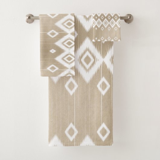 Boho Tribal Beige White Geometric Bad Handdoek (Insitu)