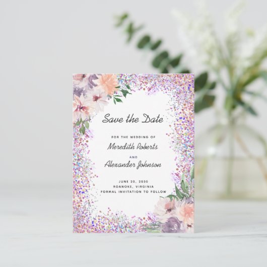 Boho Violet Pêche Fleur Glitter Invitation à sauve (Debout devant)