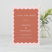 Boho Wavy Terracotta & Blush QR Code Weddenschap Save The Date (Staand voorkant)