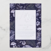 Boho Wild Flowers Paars en Silver Script Weddensch Folie Uitnodiging (Voorkant)