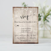 Bois rustique clair et lumières RSVP avec menu (Debout devant)