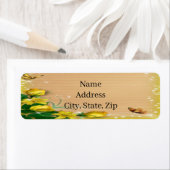 Bois rustique Jaune Étiquettes de adresse papillon (En situation)