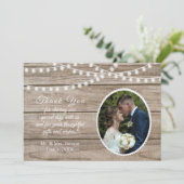 Bois rustique, phares à cordes carte de remercieme (Debout devant)