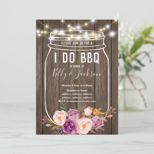 bois rustique, pot, j'invite barbecue invitation f (Debout devant)