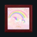 Boîte à bijoux à thème Unicorne | Rose et or magiq<br><div class="desc">Boîte à bijoux Unicorn avec bleu magique,  parties scintillant or et couleurs arc-en-ciel! Texte en or avec une licorne arc-en-ciel contre un arrière - plan rose pastel doux. Parfait pour votre amant de licorne ! Changez la couleur de l'arrière - plan si vous le souhaitez !</div>