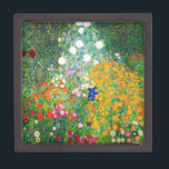 Boîte à cadeaux Gustav Klimt Flower Garden<br><div class="desc">Boîte cadeau du jardin aux fleurs Gustav Klimt. Peinture à l'huile sur toile de 1907. Achevé durant sa phase d’or, Flower Garden est l’une des peintures paysagères les plus célèbres de Klimt. Les couleurs estivales éclatent dans cette oeuvre avec un beau mélange de fleurs orange, rouge, violet, bleu, rose et...</div>