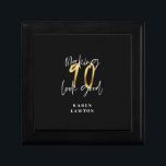 Boîte À Souvenirs 90 ans d'or<br><div class="desc">Faire paraître 90 une bonne boîte cadeau d'anniversaire à effet or. La couleur peut être changée. partie d'une collection.</div>