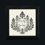 Boîte À Souvenirs Acanthus & Antiquité, design mariage,<br><div class="desc">Collection design mariage qui allie élégance intemporelle et détails complexes. Dotée de motifs ornés, d'or et de figues noires, et de feuilles d'acanthus luxuriants, cette collection crée une atmosphère luxueuse. Réalisée sur fond de "Cannoli Cream" de Pantone, chaque pièce dégage raffinement et charme vintage. Parfait pour les couples à la...</div>