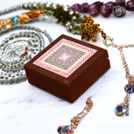 Boîte À Souvenirs Art traditionnel<br><div class="desc">Présentez un cadeau précieux comme des bijoux à vos proches dans une boîte en bois de style traditionnel. Surprenez vos proches à leur occasion la plus importante.</div>