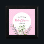 Boîte À Souvenirs Baby shower Blanche neige gouttes Pois roses<br><div class="desc">Conçu sur la base de l'aquarelle florale illustration de chutes de neige blanches par Farida Greenfield. Belles fleurs blanches délicates qui viennent d'émerger à la fin de l'hiver, qui semblent briller de neige sur le sol. Il a des pois blancs roses sur l'arrière - plan et des textes qui peuvent...</div>
