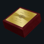 Boîte À Souvenirs Boîte à cadeaux classique Golden 50th Mariage Anni<br><div class="desc">Un design Digitalbcon Images Design avec une couleur dorée douce satinée et un thème de design avec une variété d'images, de formes, de motifs, de styles et de polices personnalisés dans cette boîte à cadeaux "Classic Golden 50th Mariage Anniversary" unique en son genre. Ce design doré, doux et satiné, est...</div>