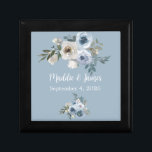Boîte À Souvenirs Boîte à Mariage personnalisé gris bleu floral<br><div class="desc">Boîte à saké floral bleu gris Mariage personnalisée par © Cathy Thompson. Parfait pour les cadeaux ou ce jour spécial.</div>