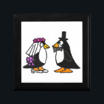 Boîte À Souvenirs Boîte-cadeau de mariage de pingouin d'AL<br><div class="desc">Conception drôle mignonne de boîte-cadeau de bande dessinée de pingouin de jeunes mariés.  Elles sont mignonnes et amusement et pleines de la personnalité.  Grande idée de cadeau. Peut également ajouter le texte fait sur commande en passant commande.</div>